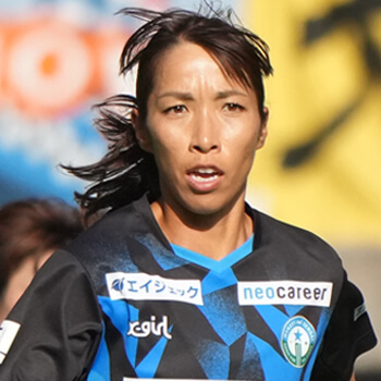 10 MF 中島依美選手