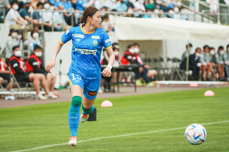 FW 13 武田菜々子選手プレー写真